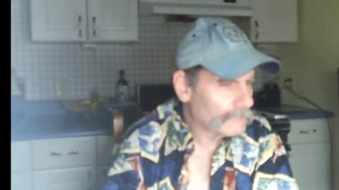 Snapshot of raylene4u2 chatting on June 9, 7:20 am Ray online show from June 9, 7:20 am