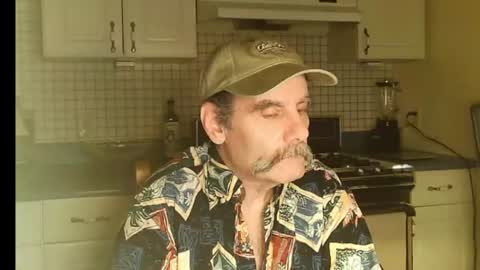 Snapshot of raylene4u2 chatting on July 6, 5:59 am Ray online show from July 6, 5:59 am