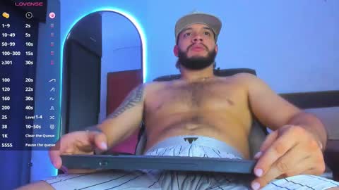 Snapshot of raymond_baker chatting on September 9, 8:14 am Felipe independent model online show from September 9, 8:14 am