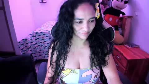 Snapshot of rayza_mature_ chatting on July 21, 4:53 pm Danna online show from July 21, 4:53 pm