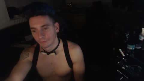 Rayzel online show from November 30, 5:06 pm