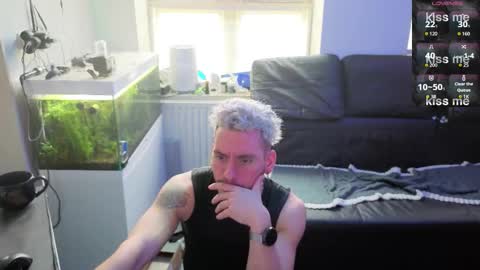 Rayzel online show from February 8, 12:52 pm