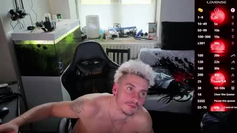 Rayzel online show from March 7, 4:15 pm