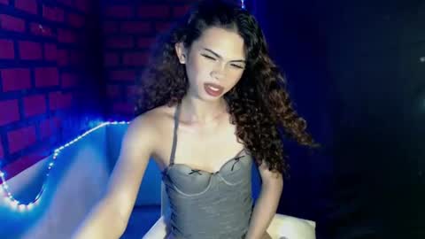 Snapshot of raze_fuckzx chatting on December 14, 1:17 am cindy online show from December 14, 1:17 am