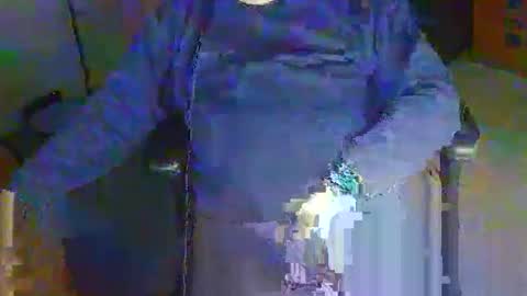 Snapshot of rb69er chatting on June 4, 7:31 pm rb69er online show from June 4, 7:31 pm
