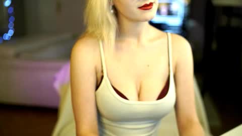 readbtwnlinez online show from January 7, 7:38 pm