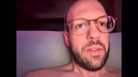 Snapshot of realhorsedick chatting on May 9, 2:39 am HugeSecret online show from May 9, 2:39 am