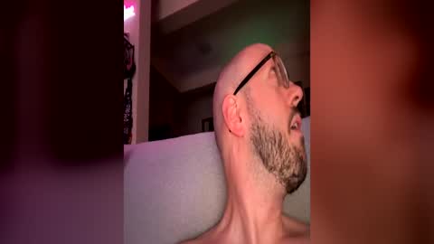 Snapshot of realhorsedick chatting on May 21, 1:12 am HugeSecret online show from May 21, 1:12 am