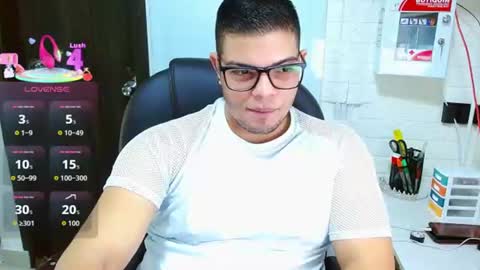 Snapshot of realjoel chatting on June 18, 5:28 pm Joel online show from June 18, 5:28 pm
