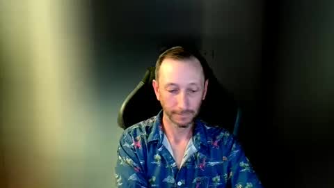 Snapshot of reallybigdick6969 chatting on November 18, 4:39 am reallybigdick6969 online show from November 18, 4:39 am