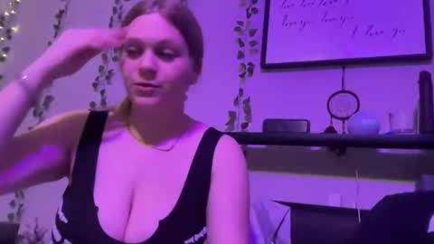 Preston  Stella online show from January 9, 7:52 am