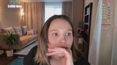 Snapshot of realsupermichael chatting on December 8, 10:41 am AliceEve online show from December 8, 10:41 am