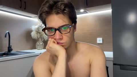 Snapshot of realsupermichael chatting on February 15, 10:10 pm AliceEve online show from February 15, 10:10 pm