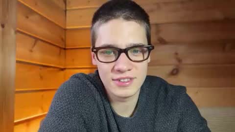 Snapshot of realsupermichael chatting on December 21, 9:27 am AliceEve online show from December 21, 9:27 am