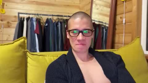 Snapshot of realsupermichael chatting on February 10, 8:24 pm AliceEve online show from February 10, 8:24 pm