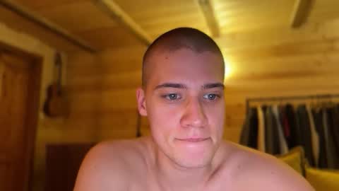 Snapshot of realsupermichael chatting on February 11, 7:19 pm AliceEve online show from February 11, 7:19 pm