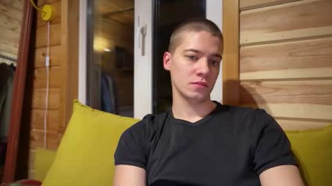 Snapshot of realsupermichael chatting on February 24, 2:31 am AliceEve online show from February 24, 2:31 am