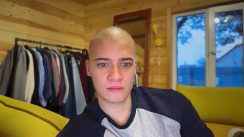 Snapshot of realsupermichael chatting on March 1, 5:09 am AliceEve online show from March 1, 5:09 am