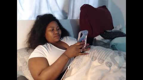 REAL1SWEETHEART online show from October 17, 8:17 am