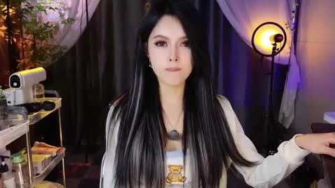 reaowna___ online show from January 9, 8:28 am