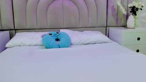 Rebeca online show from December 17, 11:27 am