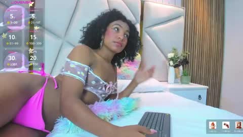 Snapshot of rebeca_brown_ chatting on May 23, 11:36 am Rebeca online show from May 23, 11:36 am