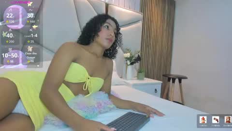 Snapshot of rebeca_brown_ chatting on May 29, 11:52 am Rebeca online show from May 29, 11:52 am