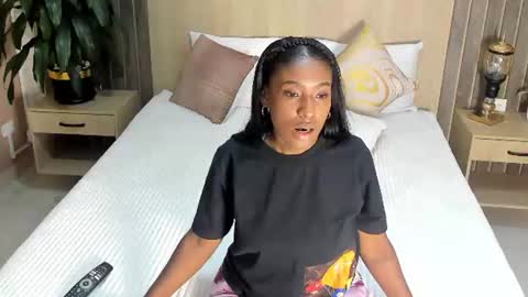 Snapshot of rebeca_cortez1 chatting on June 23, 8:40 pm I invite you to my birthday on November 3th online show from June 23, 8:40 pm