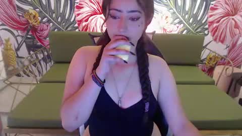 Rebeca dreams online show from July 10, 8:33 pm