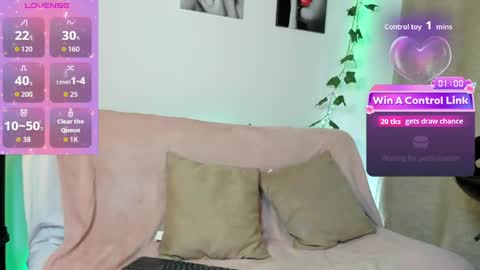 Snapshot of rebeca_marchetti chatting on May 2, 8:47 pm Rebeca Marchetti online show from May 2, 8:47 pm