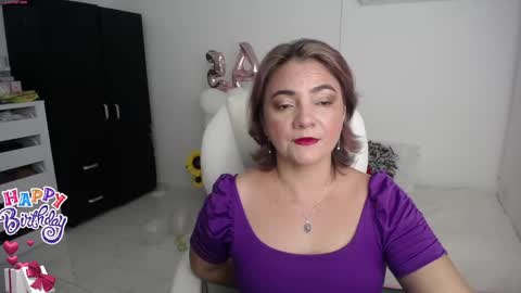 Snapshot of rebeca_milf chatting on January 16, 10:55 pm REBECA online show from January 16, 10:55 pm