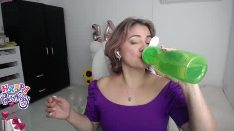 Snapshot of rebeca_milf chatting on January 17, 1:57 am REBECA online show from January 17, 1:57 am