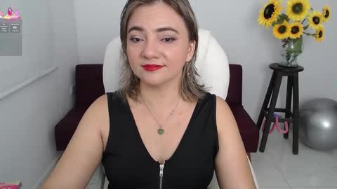 Snapshot of rebeca_milf chatting on September 14, 1:32 pm REBECA online show from September 14, 1:32 pm