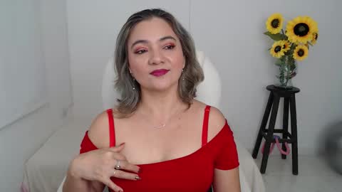 Snapshot of rebeca_milf chatting on October 24, 1:40 pm REBECA online show from October 24, 1:40 pm
