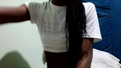 Snapshot of rebecca23278 chatting on May 17, 2:53 am Tu mami Rebecca online show from May 17, 2:53 am