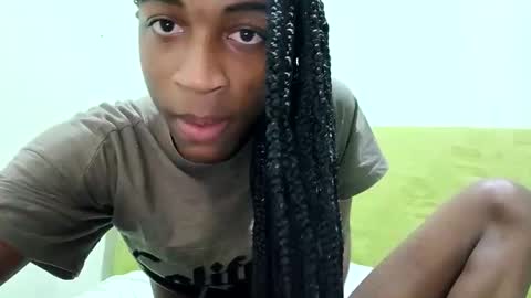 Snapshot of rebecca23278 chatting on May 19, 1:50 pm Tu mami Rebecca online show from May 19, 1:50 pm