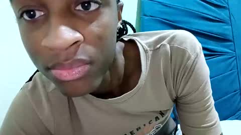 Snapshot of rebecca23278 chatting on May 24, 1:43 am Tu mami Rebecca online show from May 24, 1:43 am