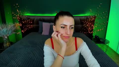 rebecca_diamonds online show from January 26, 3:36 pm