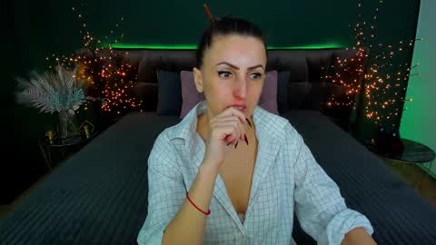 rebecca_diamonds online show from February 10, 6:42 am