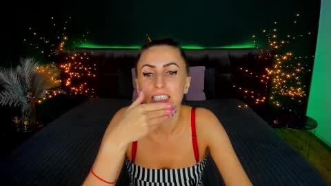 rebecca_diamonds online show from September 13, 12:05 pm