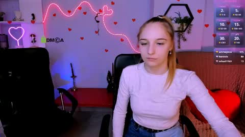 rebecca_smile_ online show from March 24, 1:16 pm