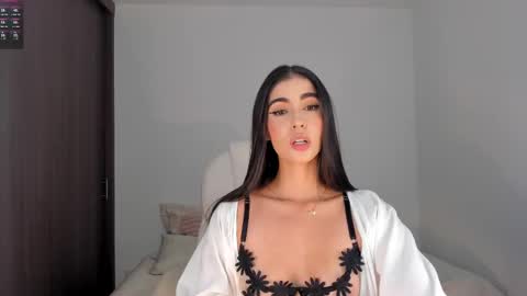 Snapshot of rebeccabaxter chatting on February 12, 12:27 am Rebecca online show from February 12, 12:27 am