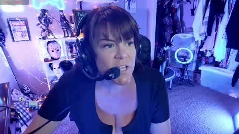 Snapshot of rebeccalovexxx chatting on May 9, 8:03 pm Rebecca Love online show from May 9, 8:03 pm