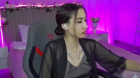 rebeckathornton online show from December 17, 7:47 am