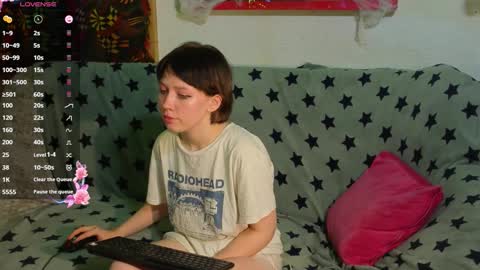 Lara online show from November 5, 10:10 pm