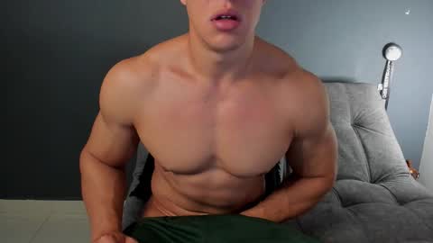 twitter REECET26 instagram RECCETAYLOR online show from October 8, 3:20 pm