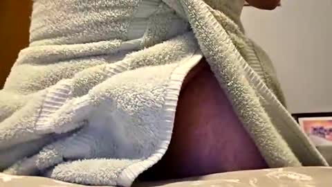 Snapshot of red24devils chatting on January 16, 2:32 pm red24devils online show from January 16, 2:32 pm