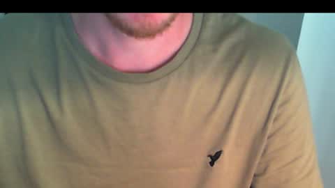 Snapshot of red_bird_84 chatting on May 31, 1:40 pm Red bird 84 online show from May 31, 1:40 pm