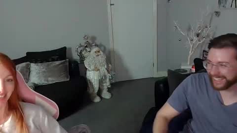 Snapshot of red_firesquirt chatting on December 7, 9:11 pm Red - online show from December 7, 9:11 pm