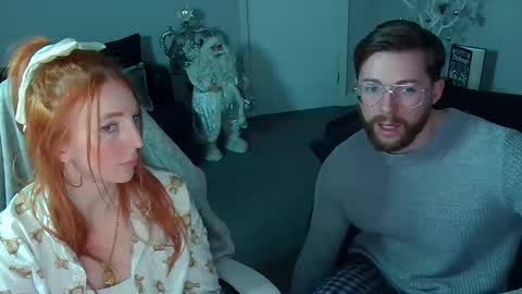 Snapshot of red_firesquirt chatting on December 15, 9:09 pm Red - online show from December 15, 9:09 pm